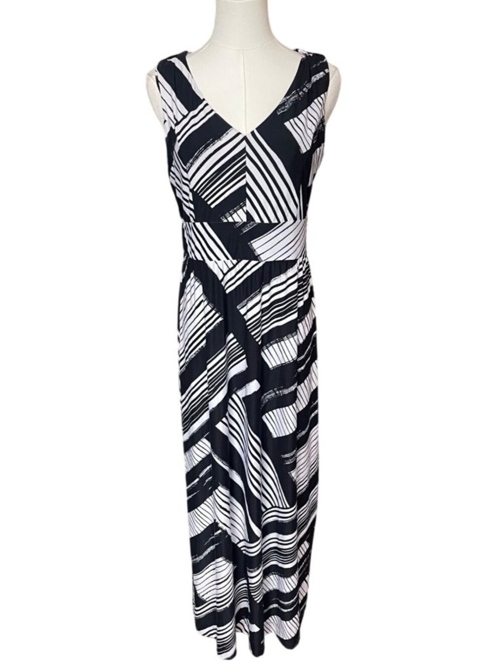 Soma Jersey Black And White Maxi Dress Size M‎ Stretch Soft Geometric Print Long